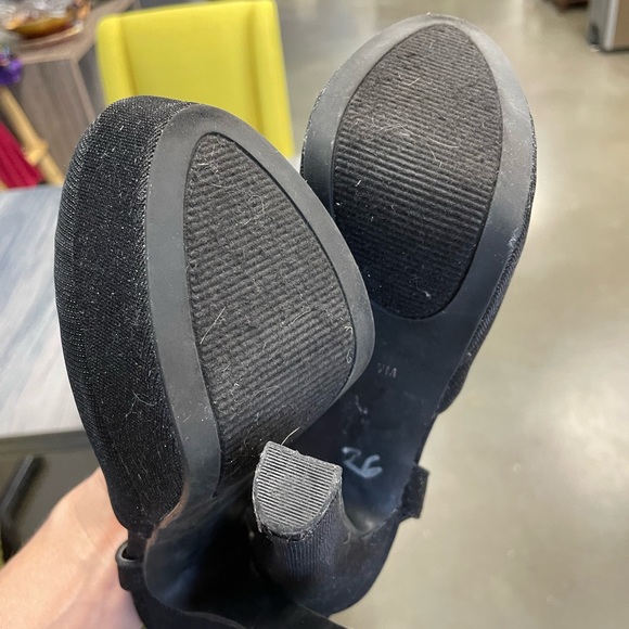 Guess Heels - Picture 8 of 12